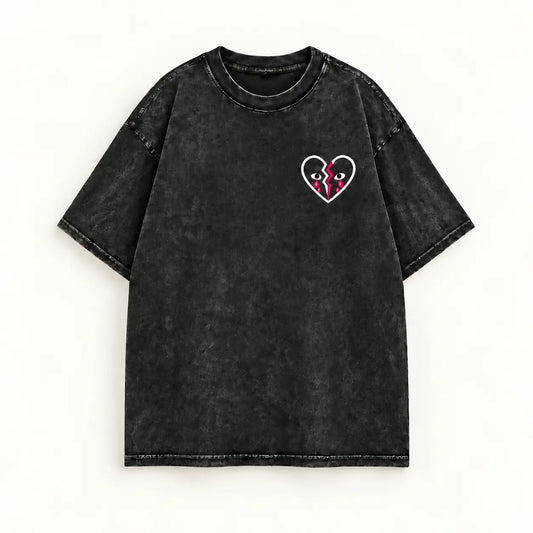 MY EX MADE ME BUY IT T-Shirt – Vorderansicht mit Broken-Heart-Brustlogo